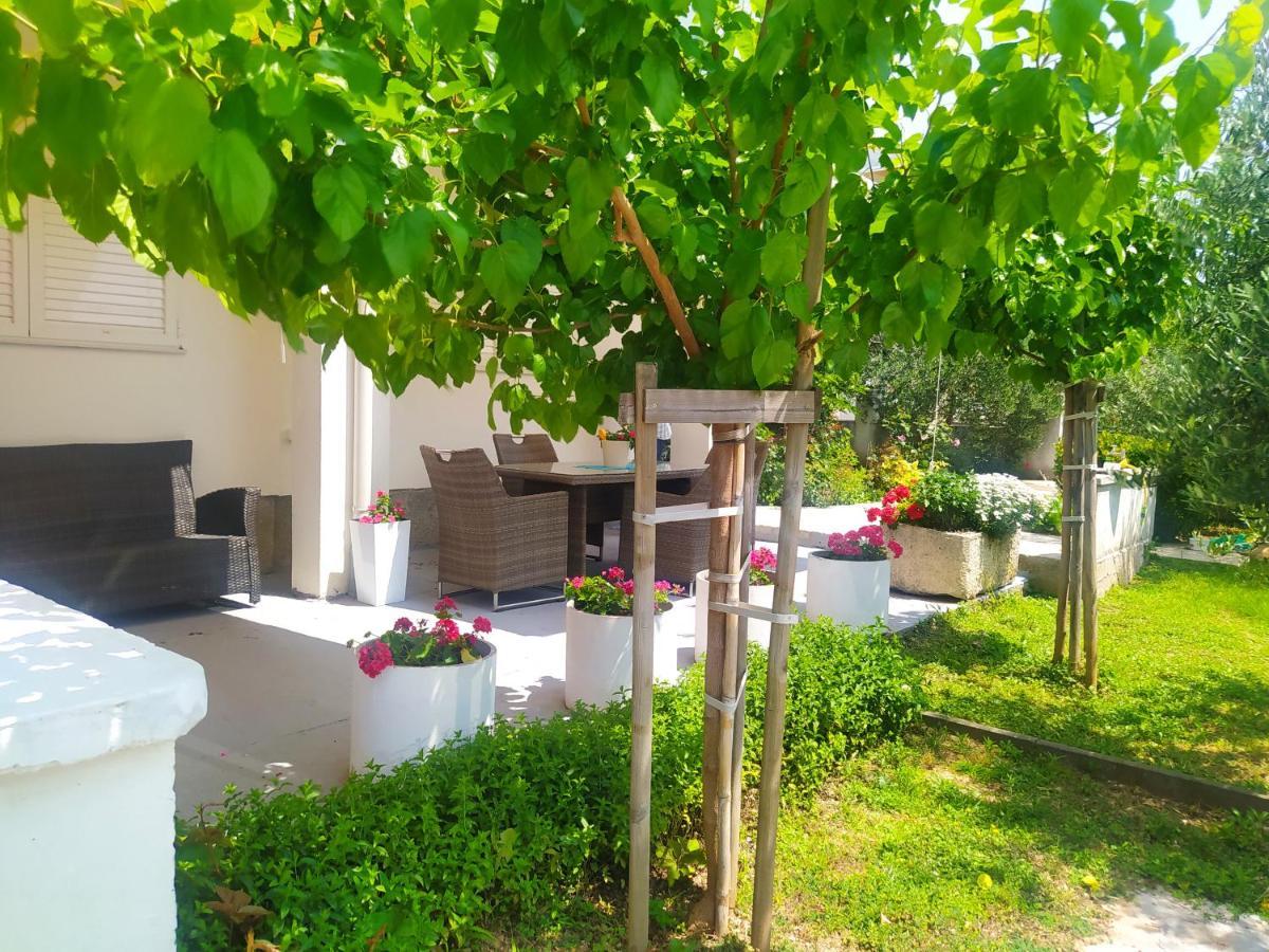 Apartmani Trubi 2 Vodice Bagian luar foto