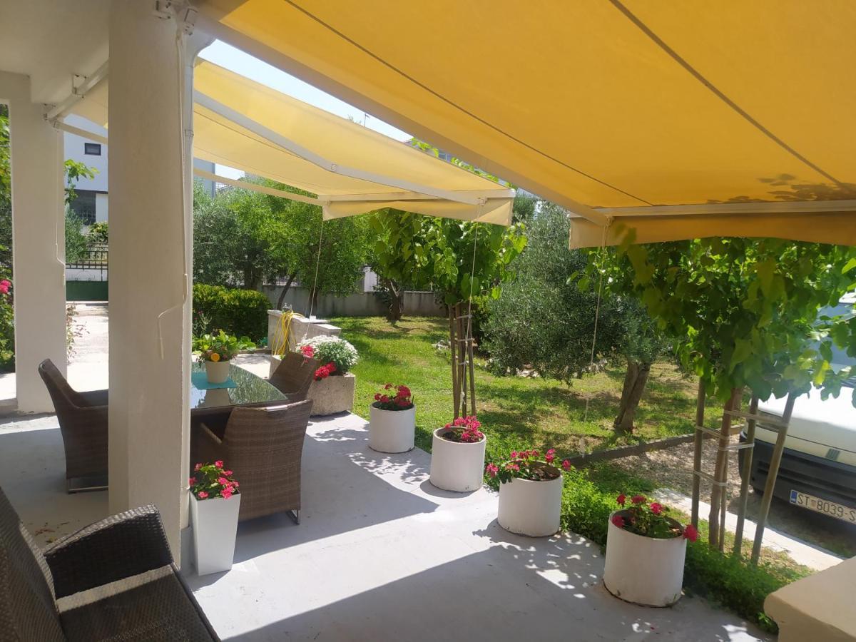 Apartmani Trubi 2 Vodice Bagian luar foto