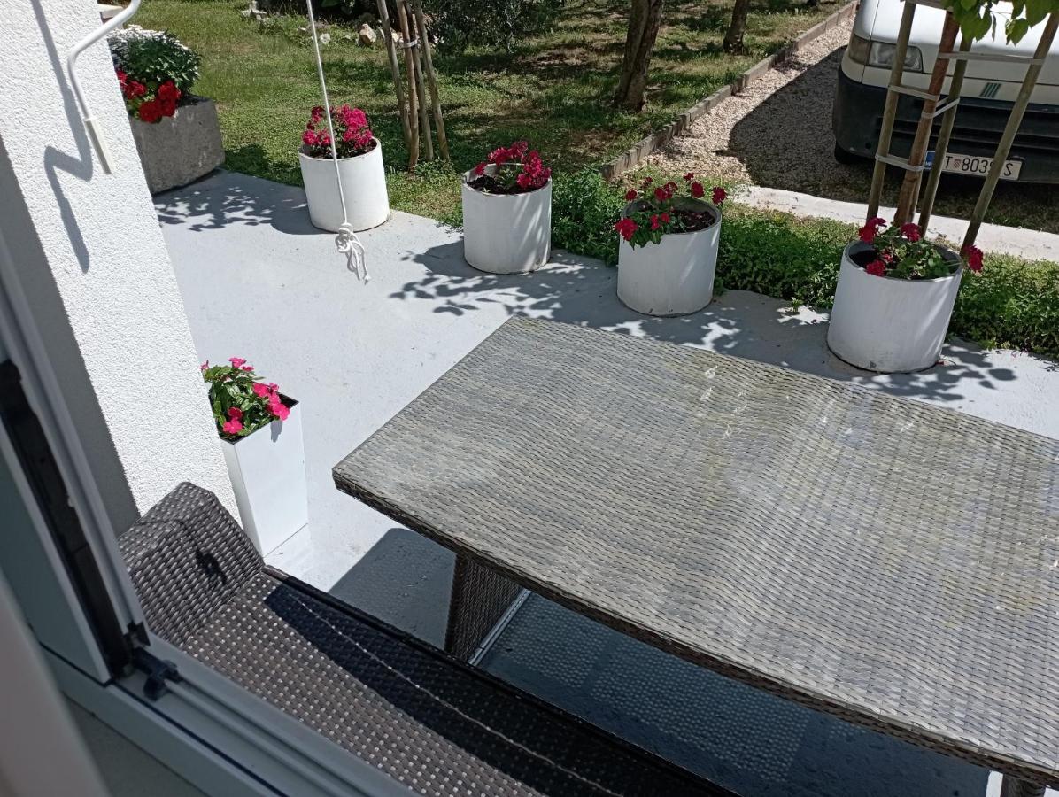 Apartmani Trubi 2 Vodice Bagian luar foto