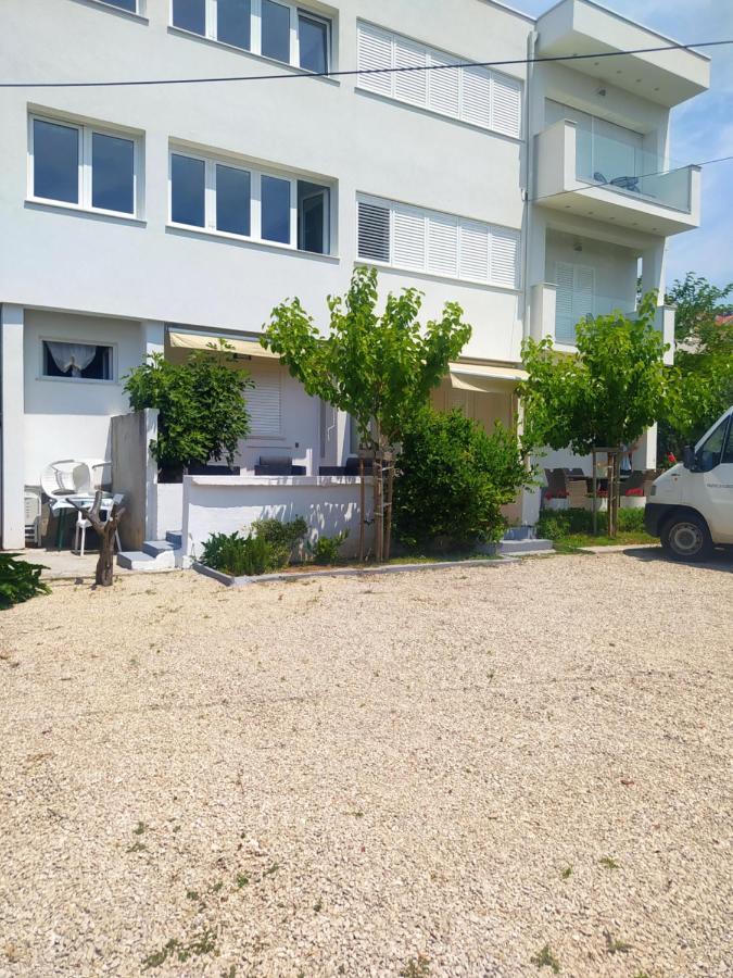 Apartmani Trubi 2 Vodice Bagian luar foto