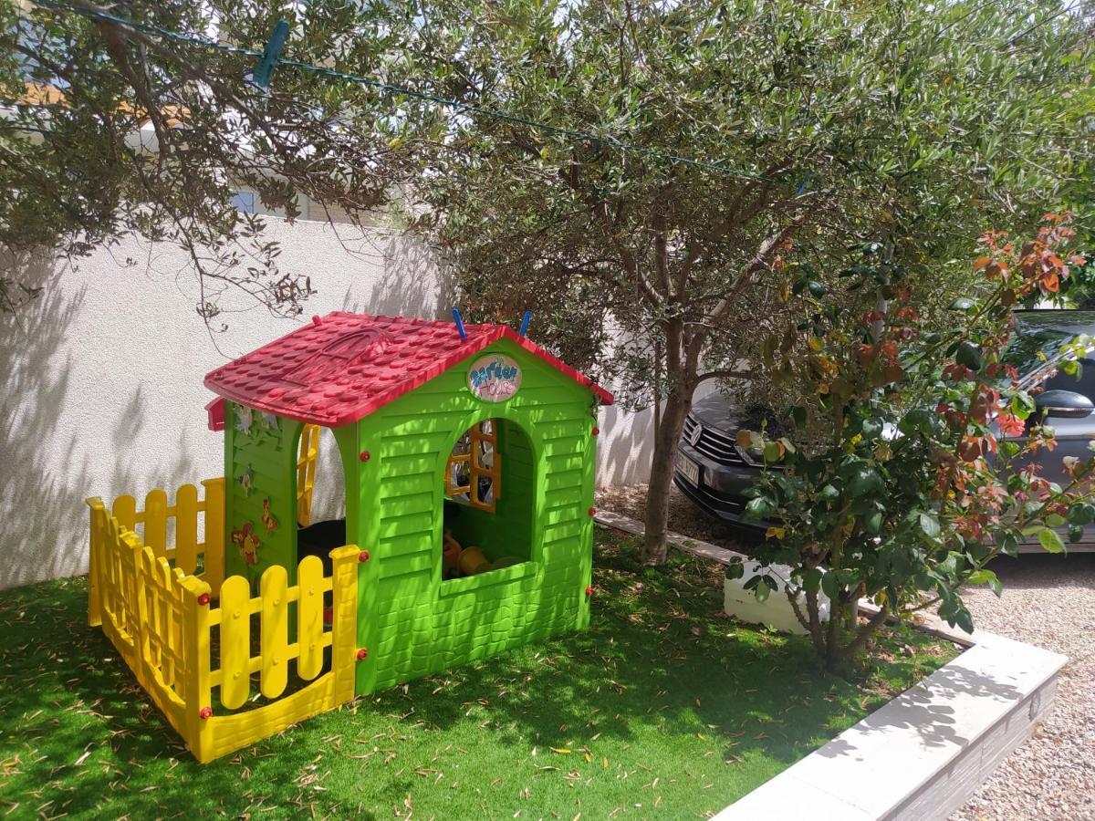 Apartmani Trubi 2 Vodice Bagian luar foto